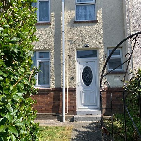 Room Only Guest Accommodation, Guest House Self Catering Bangor  Bagian luar foto
