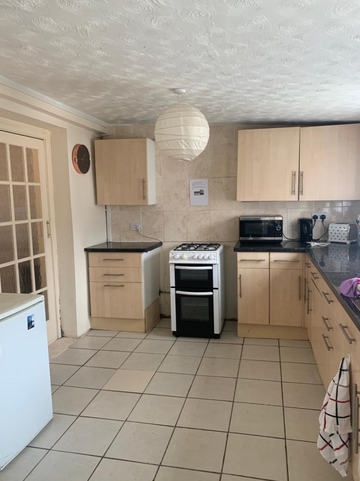 Room Only Guest Accommodation, Guest House Self Catering Bangor  Bagian luar foto