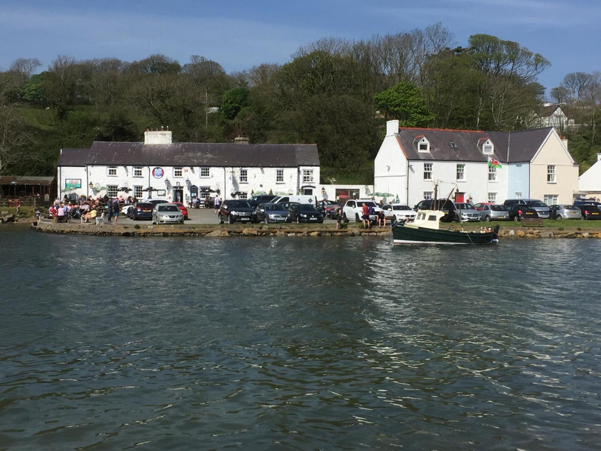 Room Only Guest Accommodation, Guest House Self Catering Bangor  Bagian luar foto