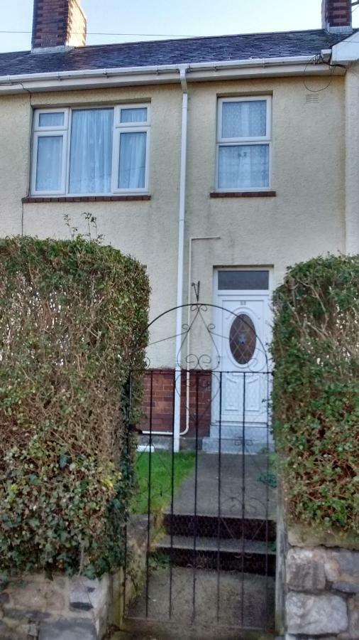 Room Only Guest Accommodation, Guest House Self Catering Bangor  Bagian luar foto